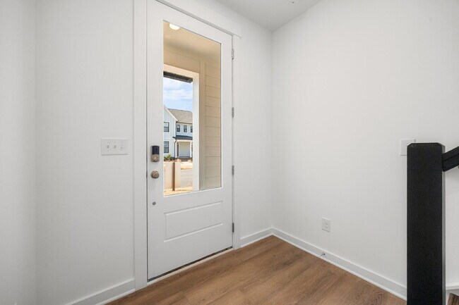 Foto del edificio - New Construction 3-Story Condo in River District