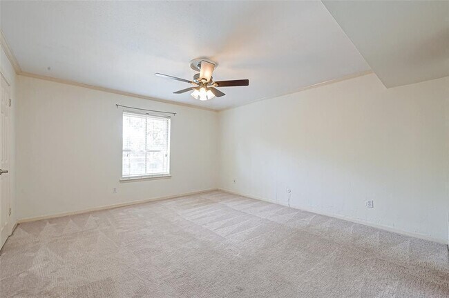 Building Photo - 7555 Katy Fwy