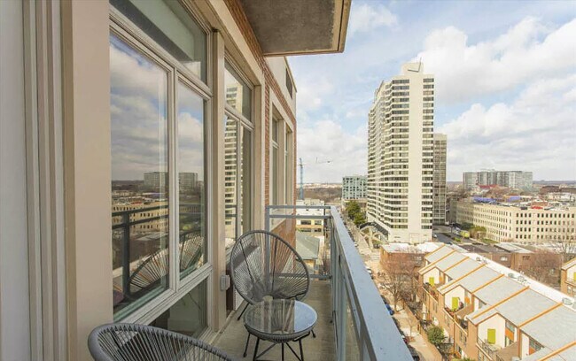 Balcony - 1900 Hamilton St