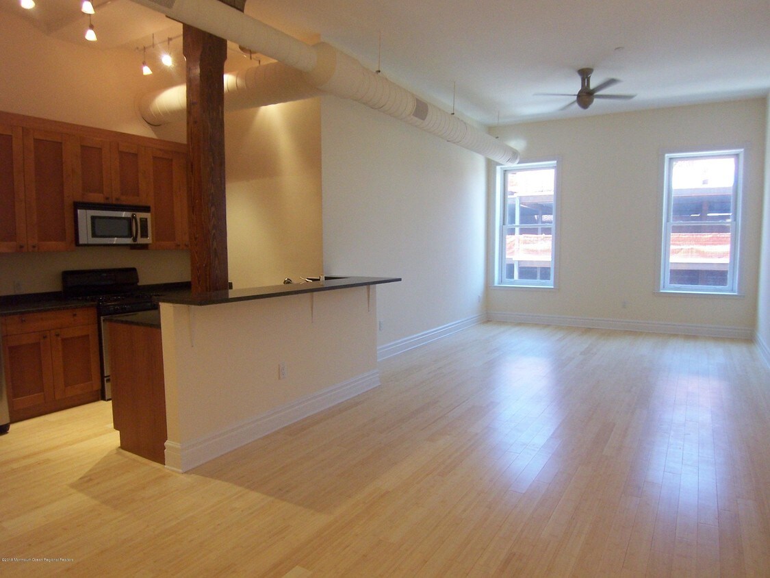 Building Photo - 300 Emory St