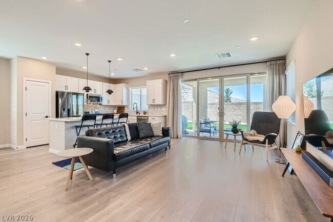 Foto del edificio - 11604 Desert Hollow Avenue