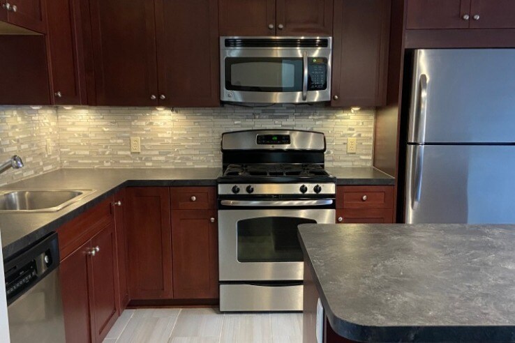 Foto principal - 447 Fairview Ave