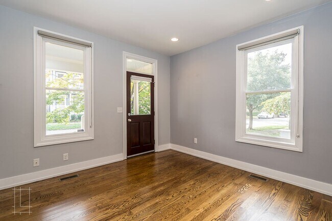 Foto del edificio - 160-162 E 3rd Ave