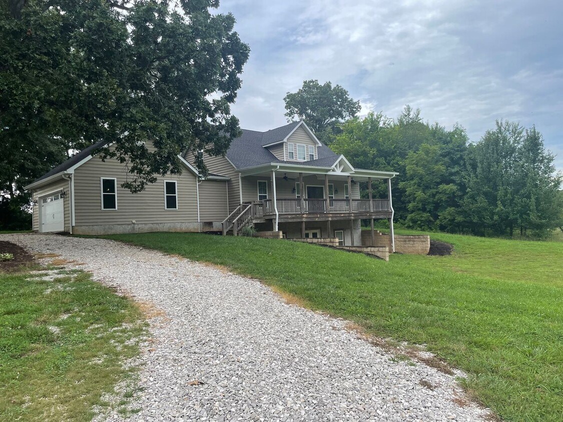 Foto principal - Nice 4 Bed, 2.5 Bath House in Alvaton