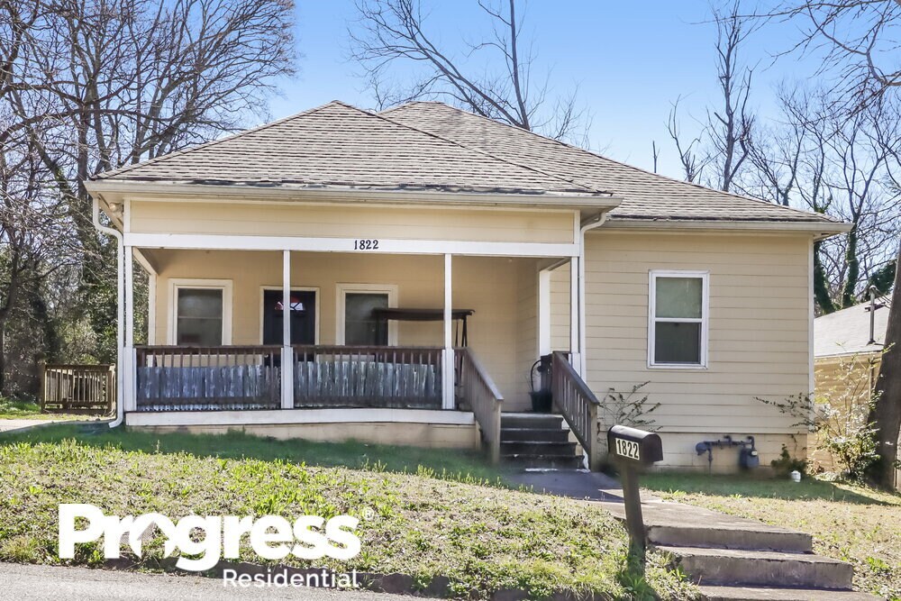 1822 Center Ave, East Point, GA 30344 House Rental in East Point, GA