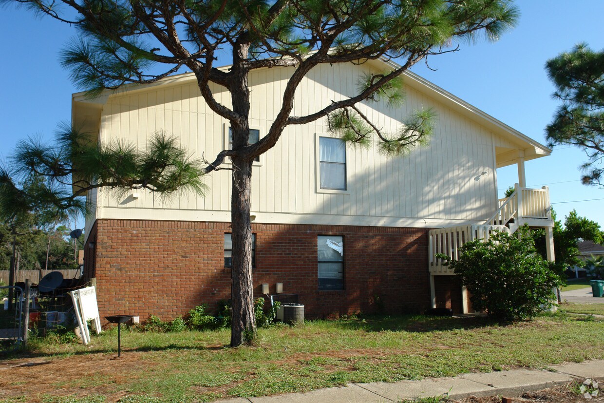 Building Photo - 3362 Green Briar Cir