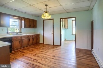 Building Photo - 115 3rd St