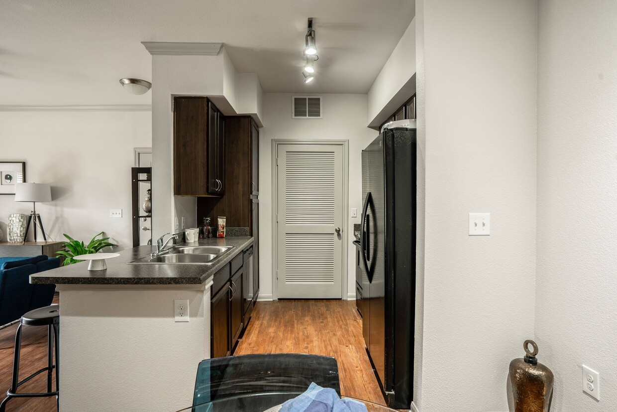 The Henry At Liberty Hills Apartments