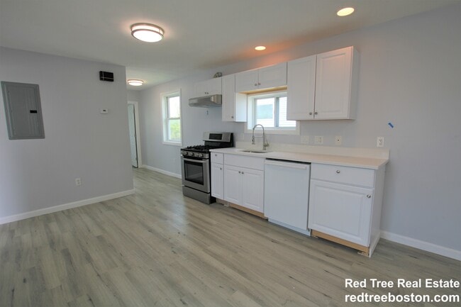 Building Photo - 52 Shawmut St