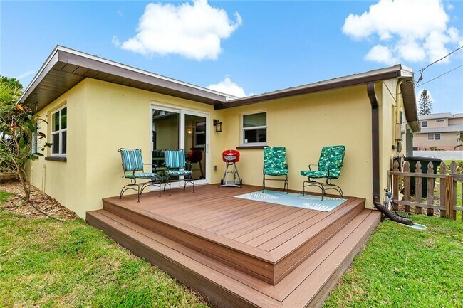 Foto del edificio - 1675 Blakemore Ln