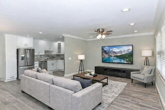 Building Photo - 864 Normandy R