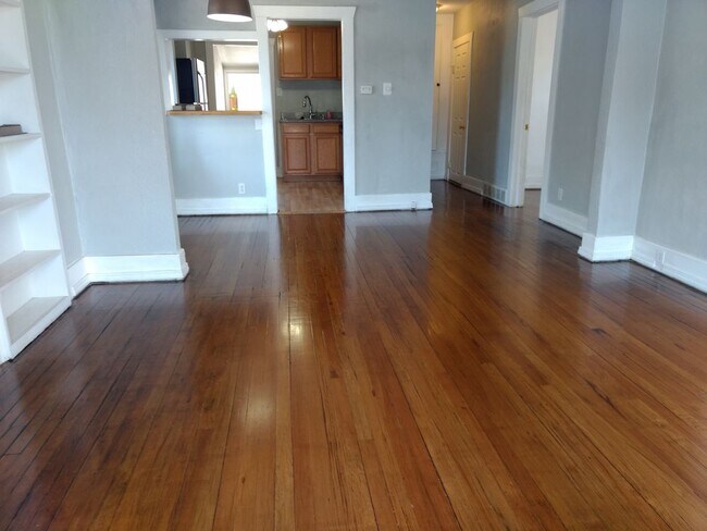 Building Photo - 214 W Ramona Ave