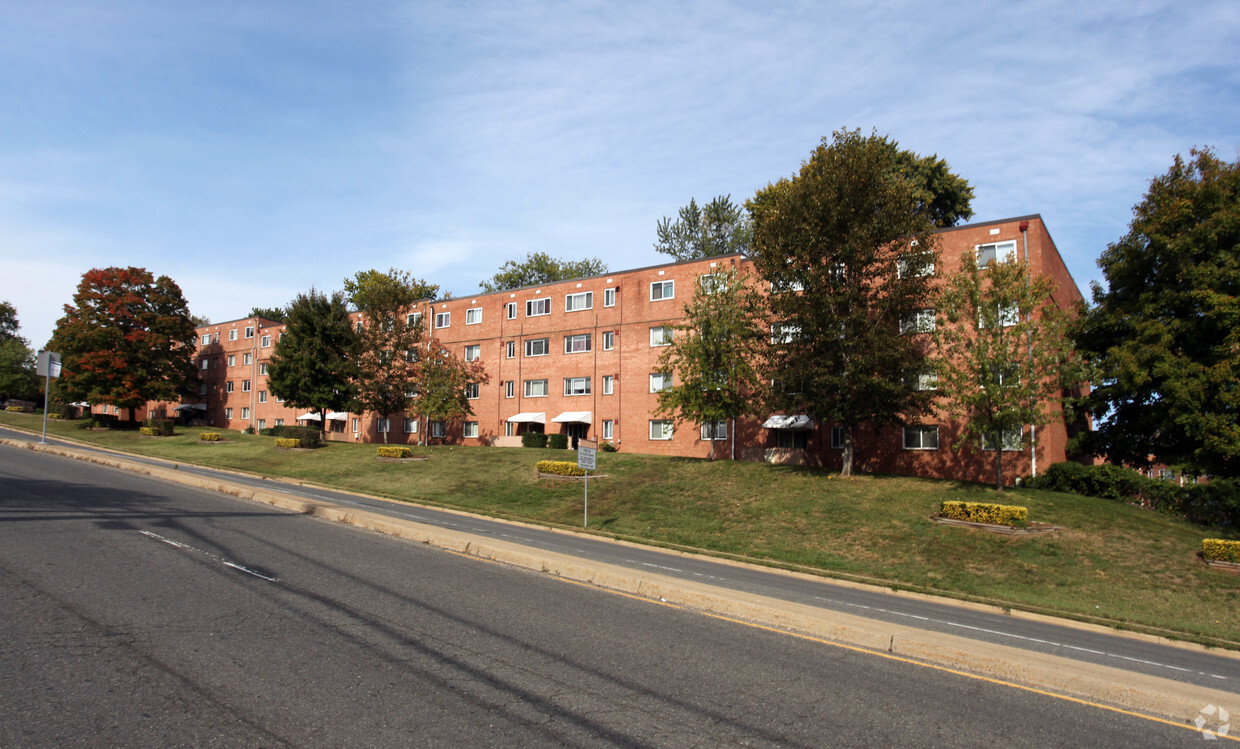 Foto del edificio - Edsall Gardens