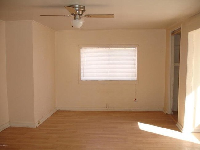 Building Photo - 3 bedroom in Saginaw