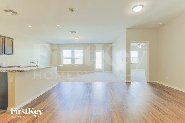 Foto del edificio - 318 W Mammoth Cave Dr