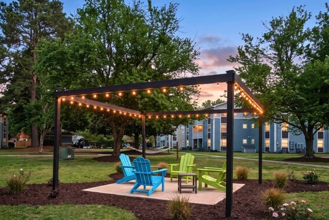 Building Photo - Village Green Apartment Homes