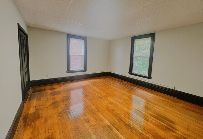 Foto del edificio - 50/52 West Housatonic Street