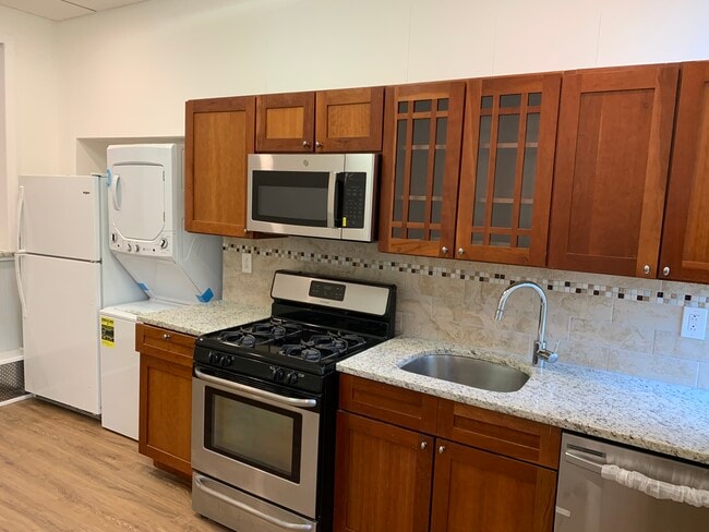 Photo - 475 Monmouth St Apartment