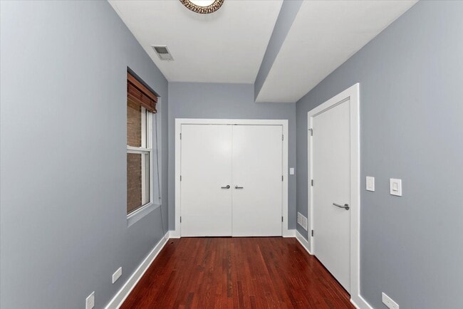 Building Photo - 2052 N Campbell Ave