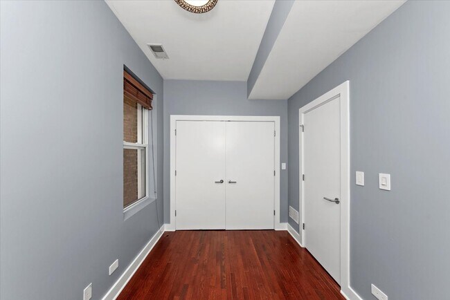 Foto del edificio - 2052 N Campbell Ave