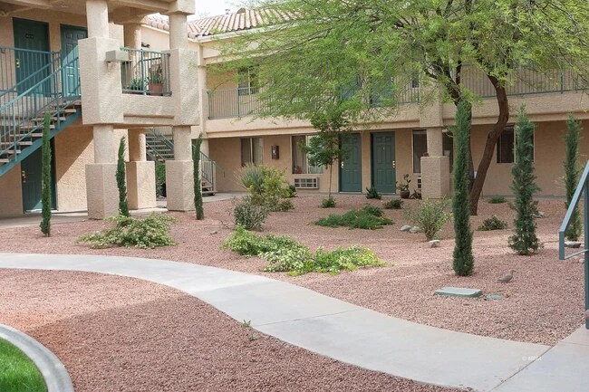 Foto del edificio - 100 Pulsipher Ln