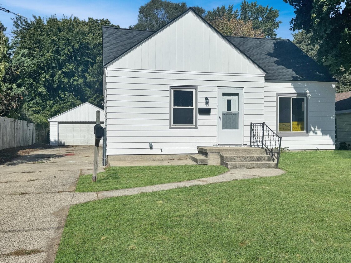 Foto principal - 229 Lemyra St SE