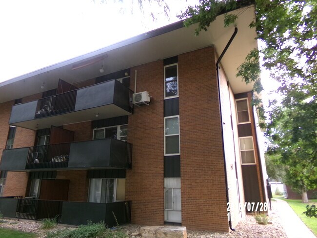 Building Photo - 620 Mathews St