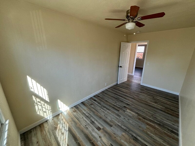 Photo - 1129 E 103rd St (Los Angeles, CA)