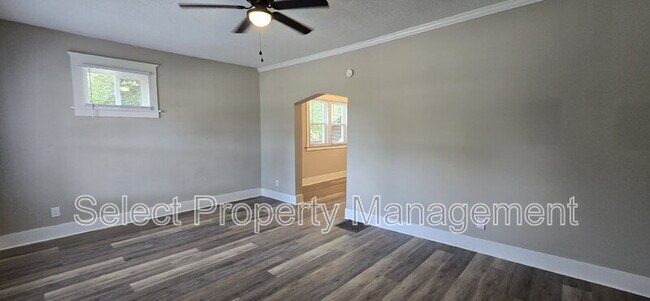 Building Photo - 2240 Nuttman Ave