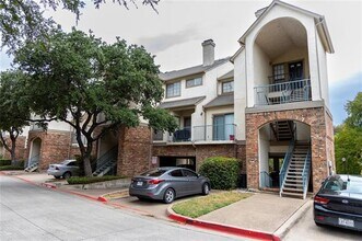 Building Photo - 501 Arbor Creek Dr