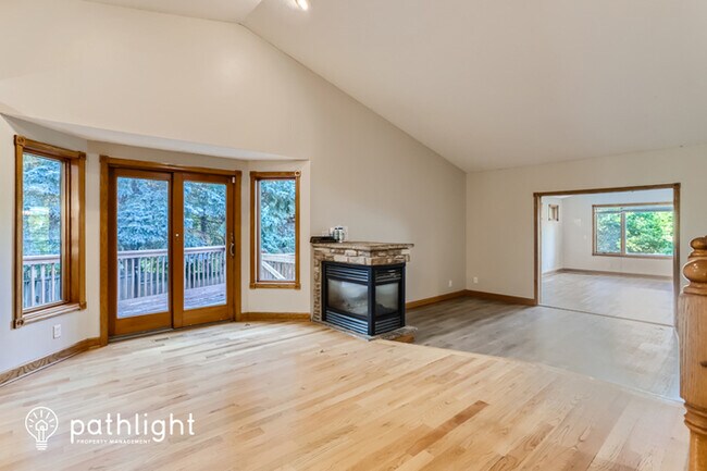 Foto del edificio - 305 8Th Avenue Nw, Forest Lake, MN, 55025