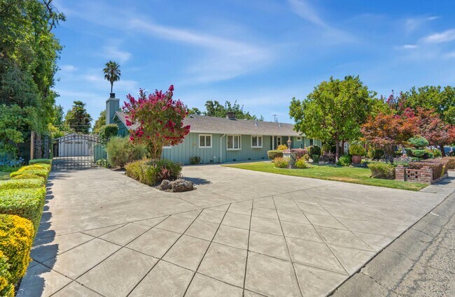 Foto del edificio - 3220 Fieldcrest Dr