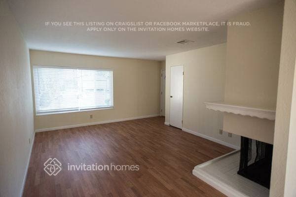 Foto del edificio - 120 Lainey Ct