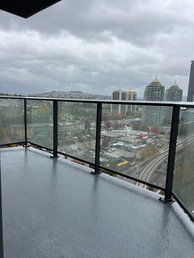 Photo du bâtiment - 4168 Lougheed Hwy.