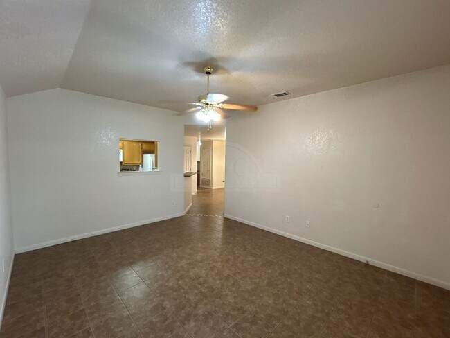 Building Photo - 1107 Cinch Dr