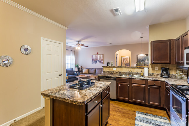 Interior Photo - Vintage Creekwood Park