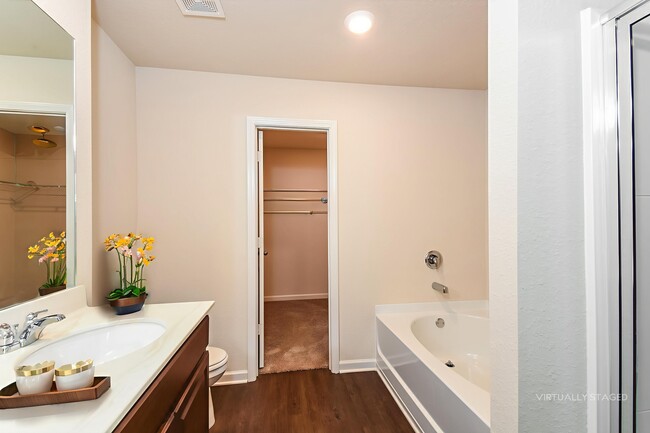 Building Photo - 150 Innis Brk Cir