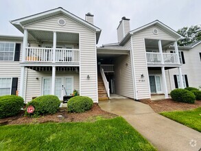 Building Photo - 7151 W Friendly Ave