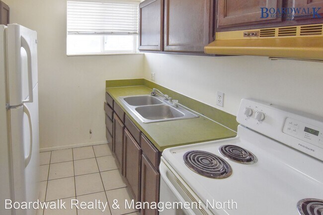Building Photo - 2350 W 6000 S
