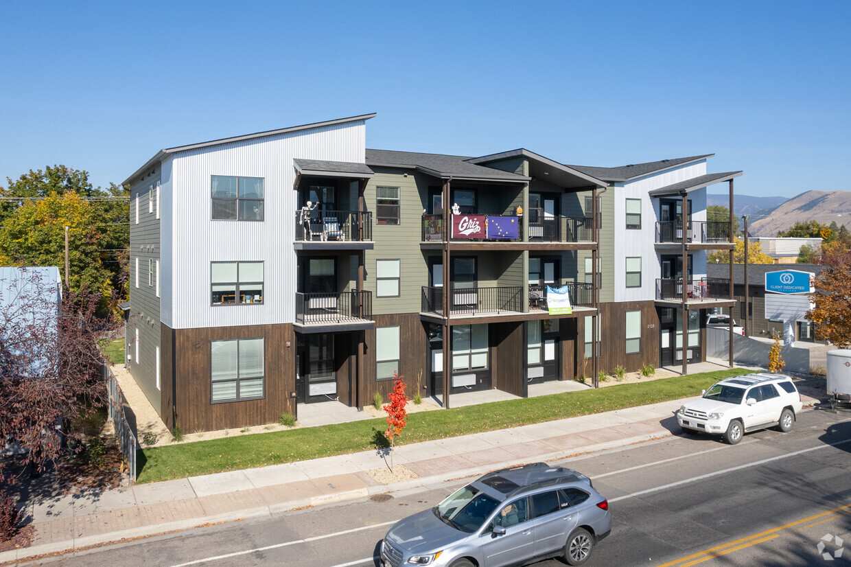 Primary Photo - South Avenue Lofts