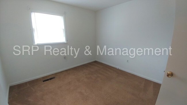 Foto del edificio - 2345 Statesville Blvd