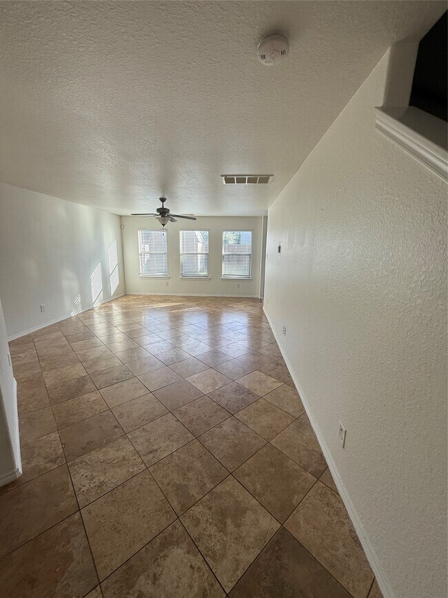 Foto del edificio - 4330 Sprangletop Ave