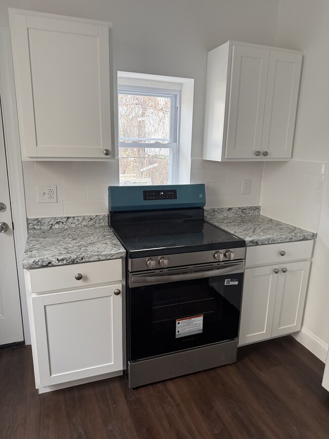 Building Photo - 2145 N Van Pelt St