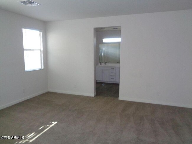 Building Photo - 42400 W Paseo Dr