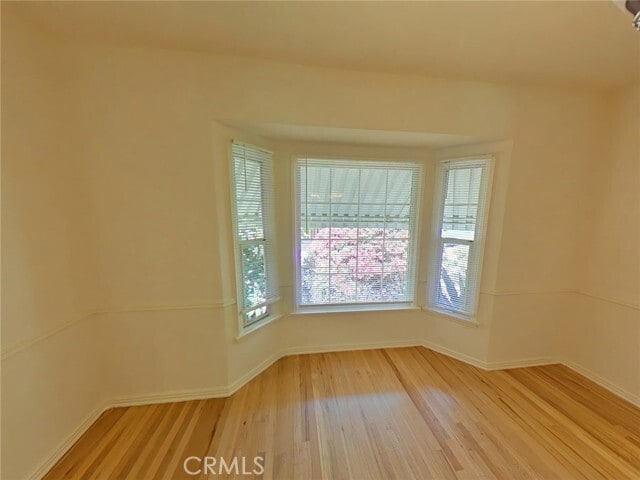 Building Photo - 1827 Oakwood Ave