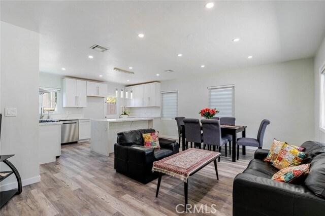 Foto del edificio - 10777 Mountair Ave