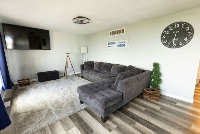 Foto del edificio - 39259 N Jackson Dr