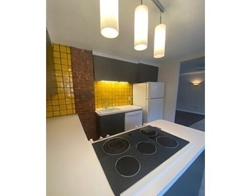 Foto del edificio - 66 Tappan St