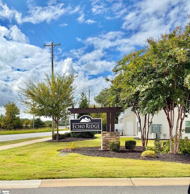 Building Photo - 424 Windsinger Ln