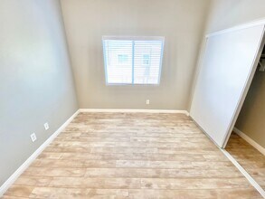 Building Photo - 2153 Jade Creek St